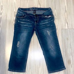 Aryia jeans distressed Capri